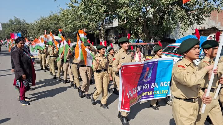 गणतंत्र दिवस के अवसर पर मेरठ नगर निगम तथा सामाजिक संस्था द ग्रोइंग पीपल द्वारा गणतंत्र मार्च निक